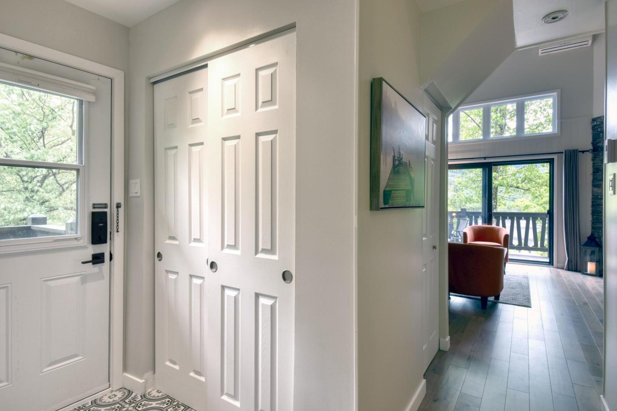 Stunning Condo - View On Lake Tremblant & Mountain Mont-Tremblant Exterior photo