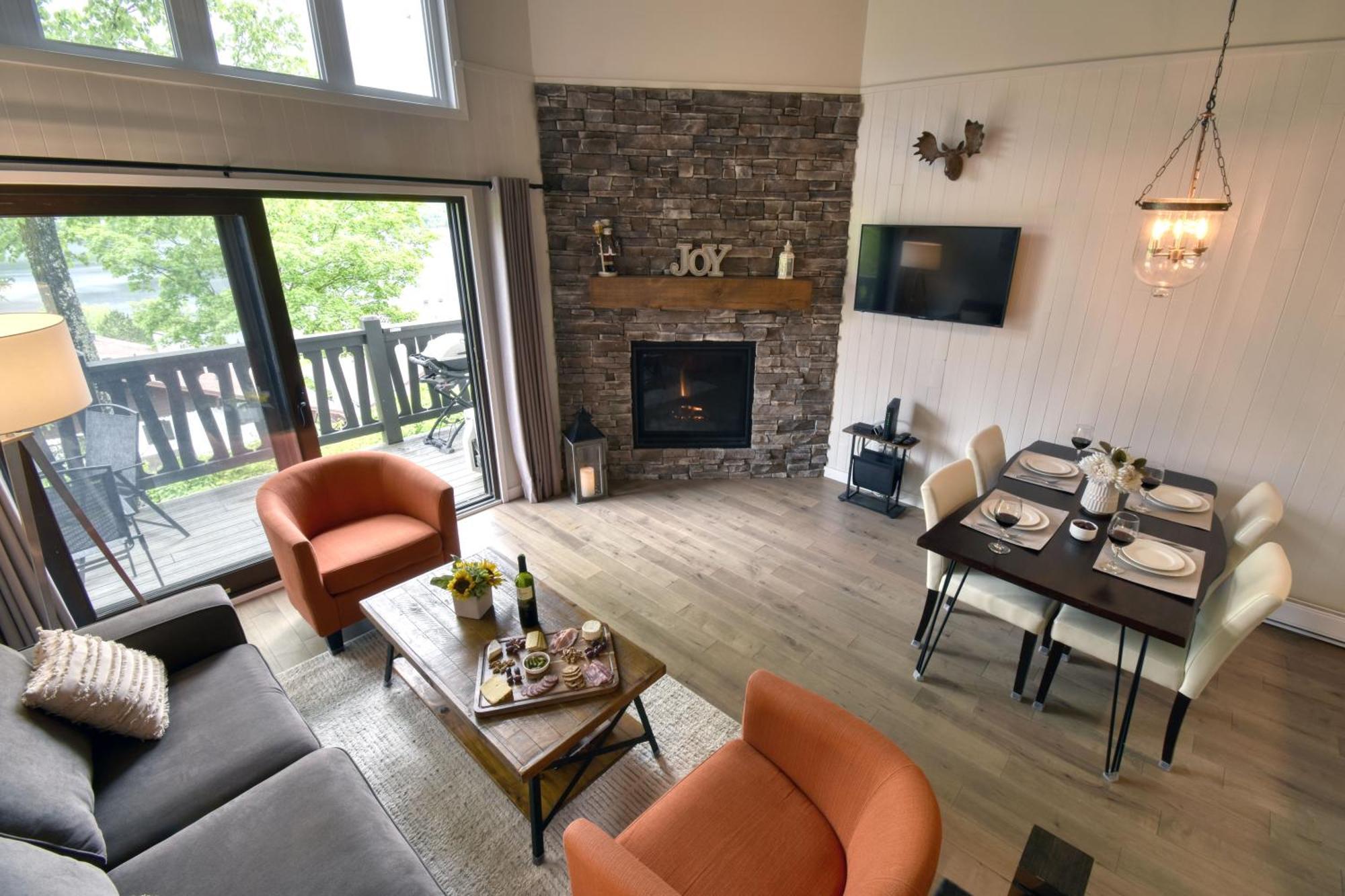 Stunning Condo - View On Lake Tremblant & Mountain Mont-Tremblant Exterior photo